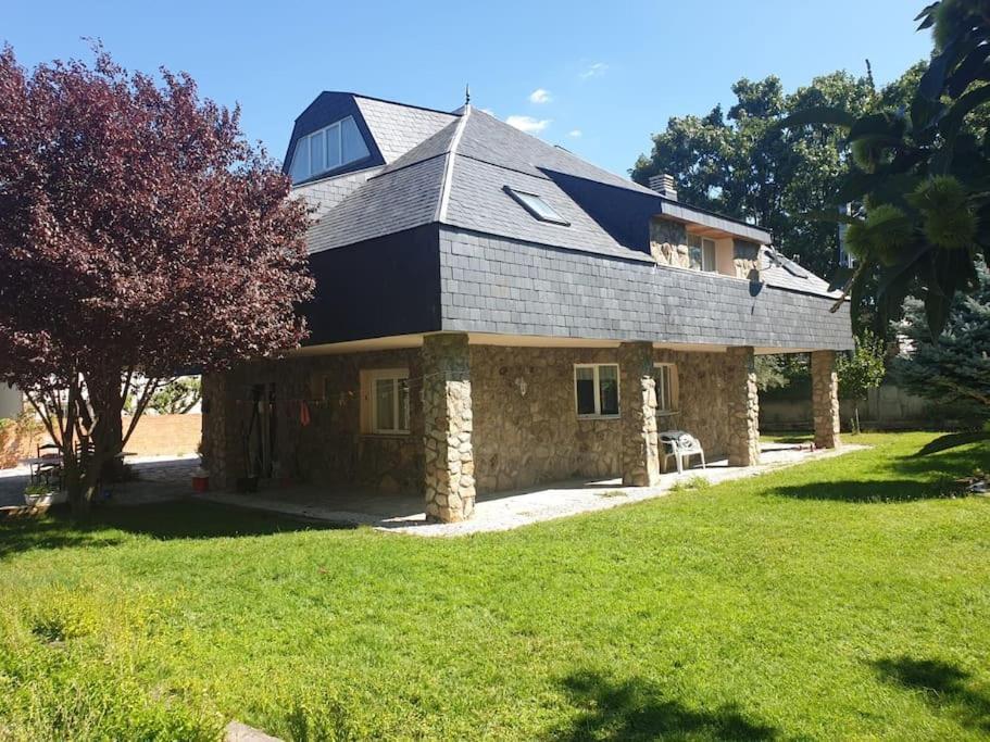 Chalet De 5 Habitaciones En La Sierra De Madrid El Olivo De Miraflores Miraflores de la Sierra Exteriör bild